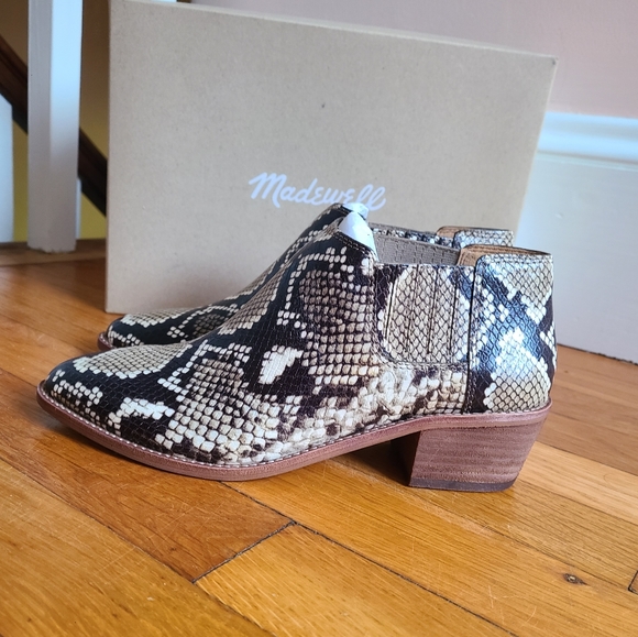 Madewell Sonia Low Leather Chelsea Boot - Picture 6 of 13